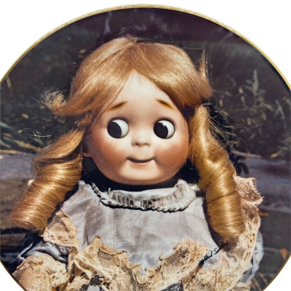 Decorative Collectible Plate Vintage 1981 The Doll Collection Dear Googly 8.5"